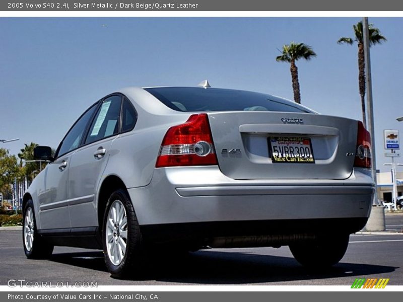 Silver Metallic / Dark Beige/Quartz Leather 2005 Volvo S40 2.4i