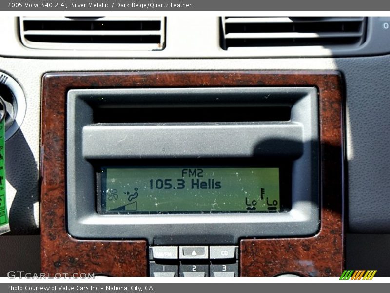 Silver Metallic / Dark Beige/Quartz Leather 2005 Volvo S40 2.4i