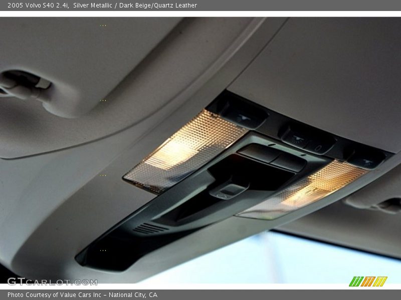 Silver Metallic / Dark Beige/Quartz Leather 2005 Volvo S40 2.4i