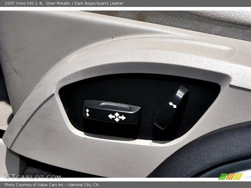 Silver Metallic / Dark Beige/Quartz Leather 2005 Volvo S40 2.4i