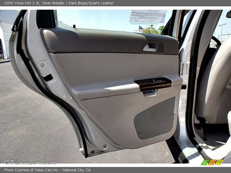 Silver Metallic / Dark Beige/Quartz Leather 2005 Volvo S40 2.4i
