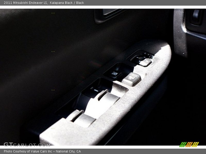 Kalapana Black / Black 2011 Mitsubishi Endeavor LS