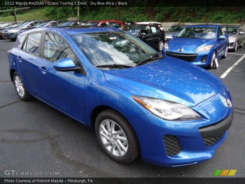 Front 3/4 View of 2012 MAZDA3 i Grand Touring 5 Door