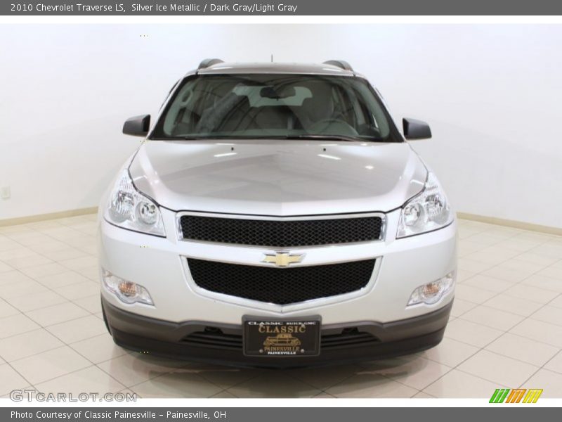 Silver Ice Metallic / Dark Gray/Light Gray 2010 Chevrolet Traverse LS