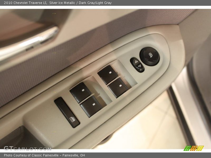 Silver Ice Metallic / Dark Gray/Light Gray 2010 Chevrolet Traverse LS