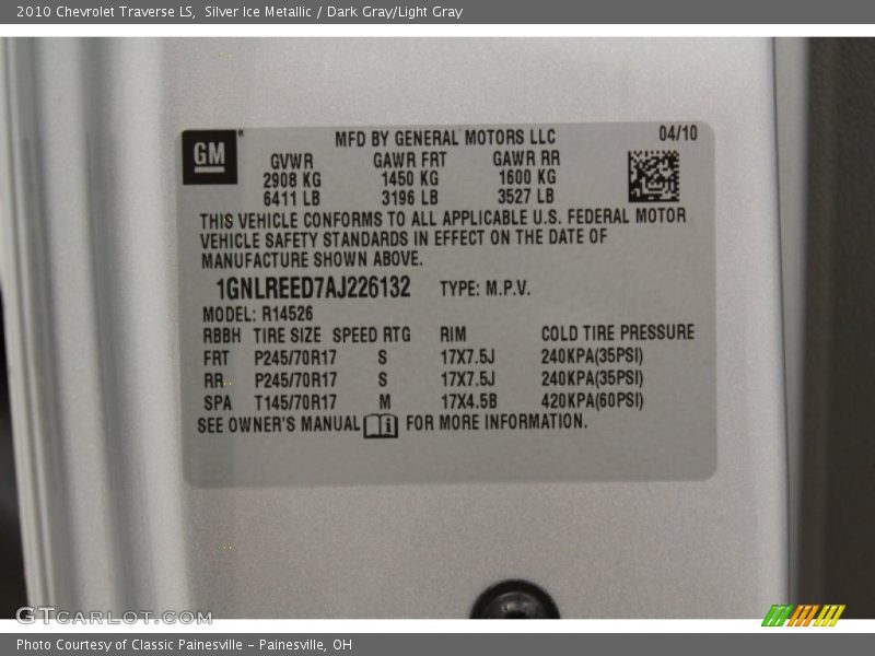 Silver Ice Metallic / Dark Gray/Light Gray 2010 Chevrolet Traverse LS