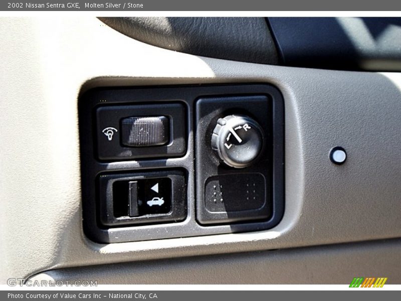 Molten Silver / Stone 2002 Nissan Sentra GXE