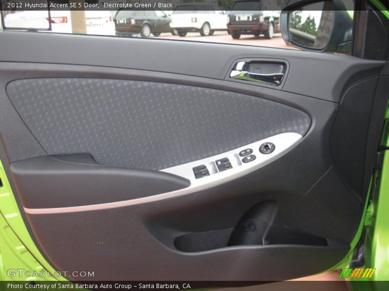 Electrolyte Green / Black 2012 Hyundai Accent SE 5 Door
