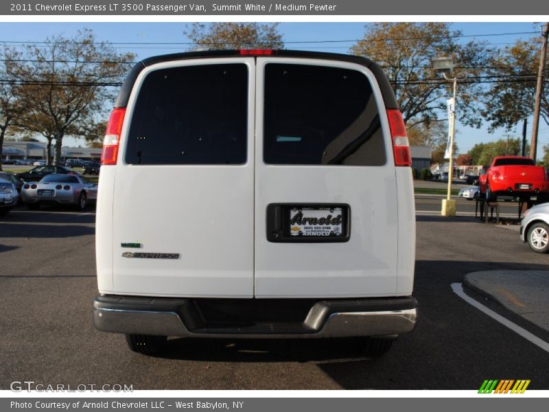 Summit White / Medium Pewter 2011 Chevrolet Express LT 3500 Passenger Van