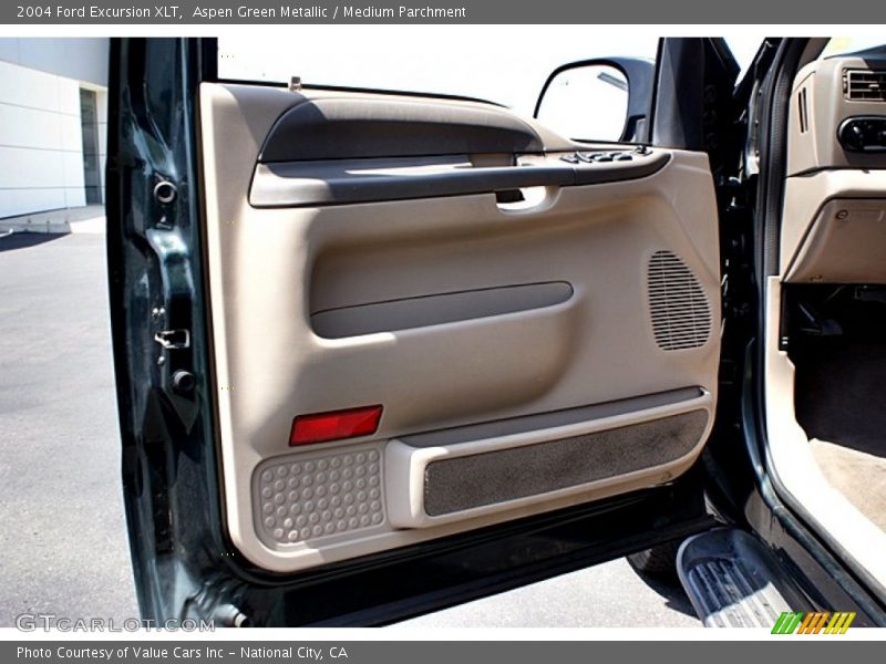 Door Panel of 2004 Excursion XLT