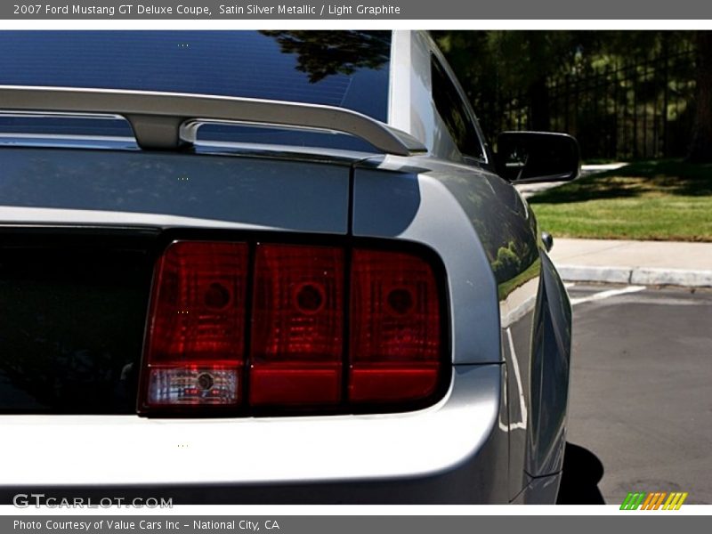 Satin Silver Metallic / Light Graphite 2007 Ford Mustang GT Deluxe Coupe