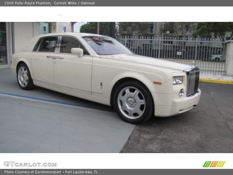 Front 3/4 View of 2006 Phantom 
