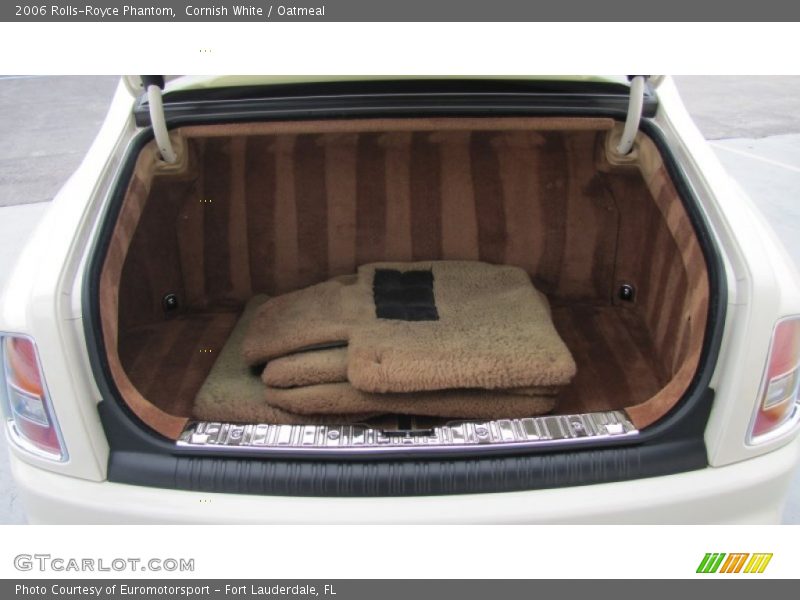  2006 Phantom  Trunk
