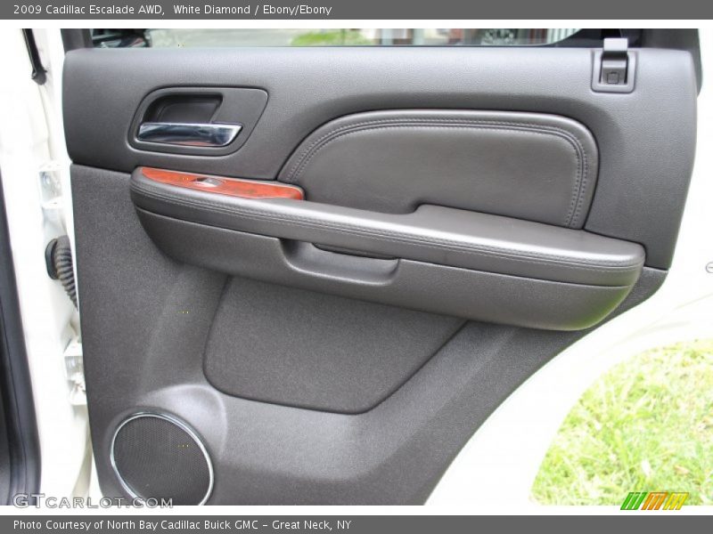 White Diamond / Ebony/Ebony 2009 Cadillac Escalade AWD