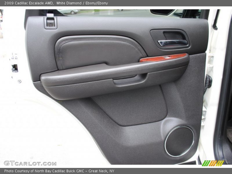 White Diamond / Ebony/Ebony 2009 Cadillac Escalade AWD