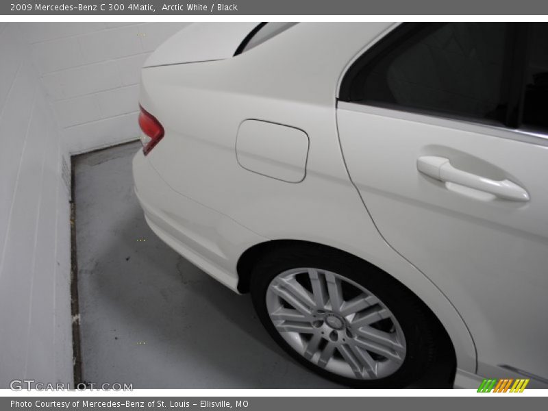 Arctic White / Black 2009 Mercedes-Benz C 300 4Matic