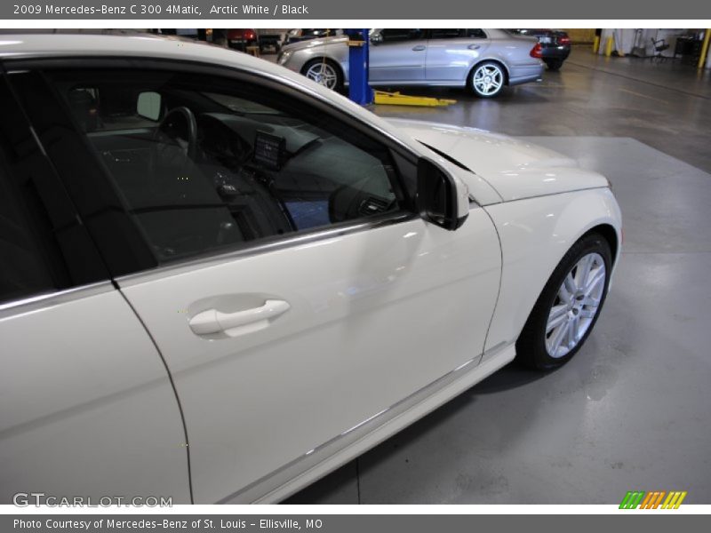 Arctic White / Black 2009 Mercedes-Benz C 300 4Matic