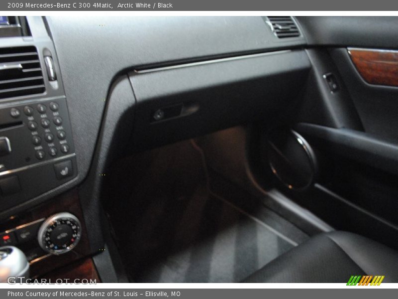Arctic White / Black 2009 Mercedes-Benz C 300 4Matic