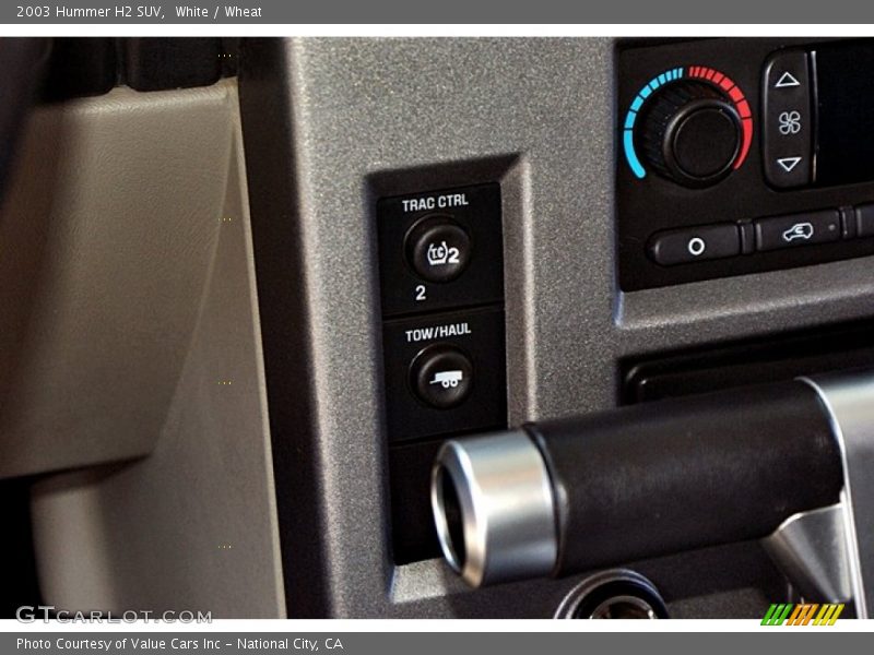 Controls of 2003 H2 SUV