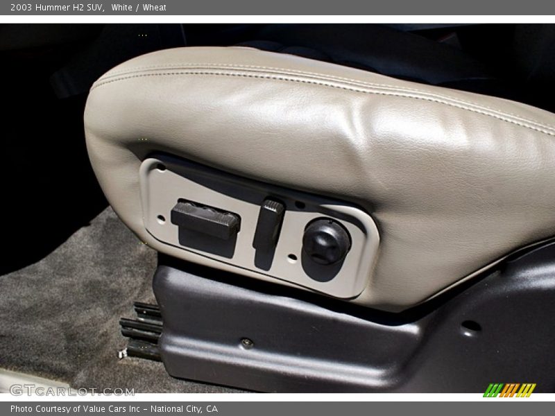 Controls of 2003 H2 SUV