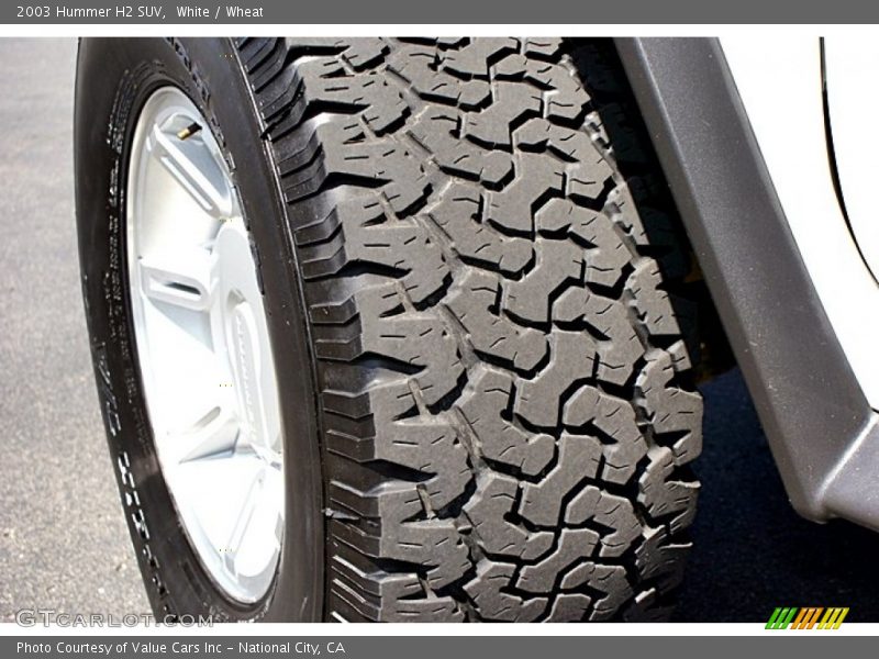 White / Wheat 2003 Hummer H2 SUV