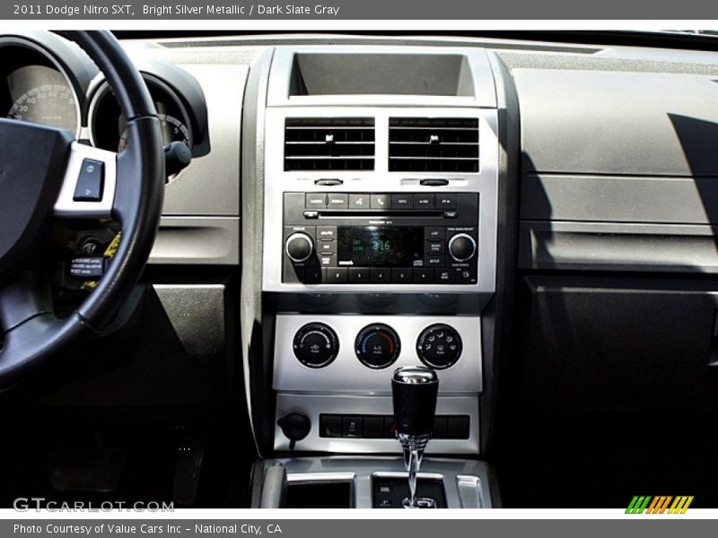 Controls of 2011 Nitro SXT
