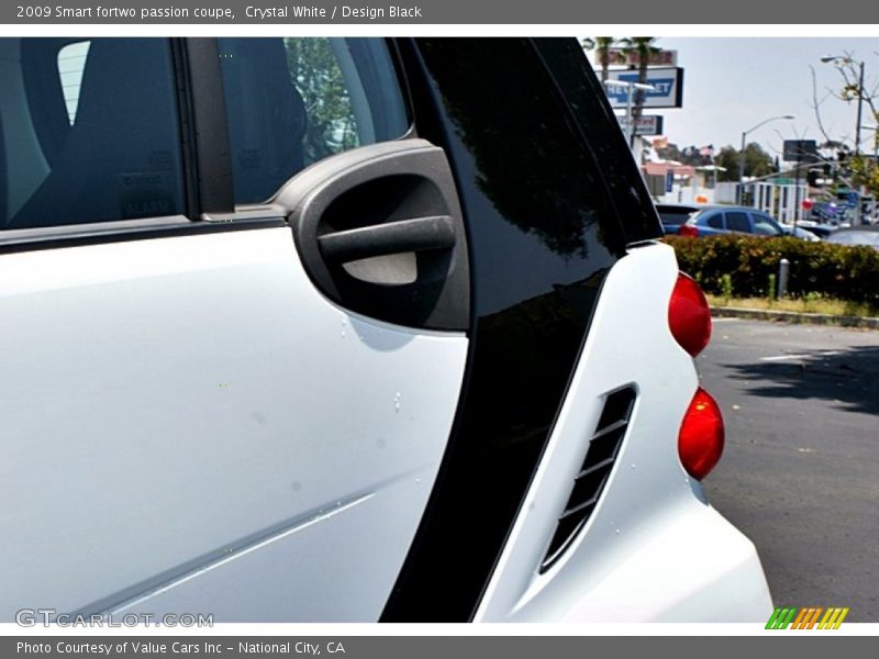 Crystal White / Design Black 2009 Smart fortwo passion coupe