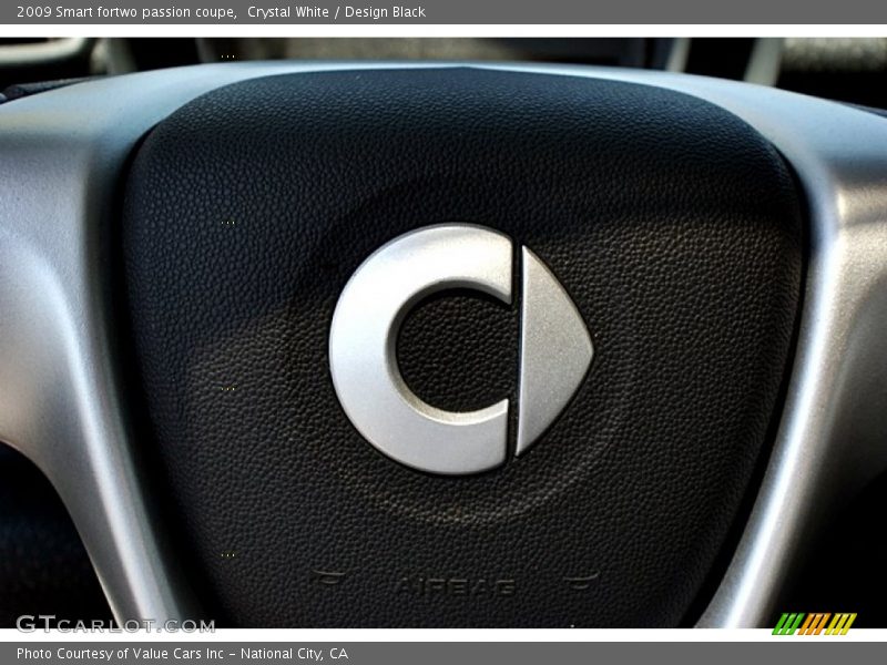 Crystal White / Design Black 2009 Smart fortwo passion coupe