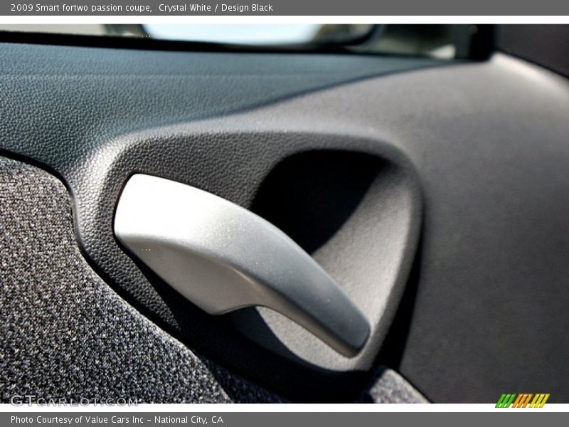Crystal White / Design Black 2009 Smart fortwo passion coupe