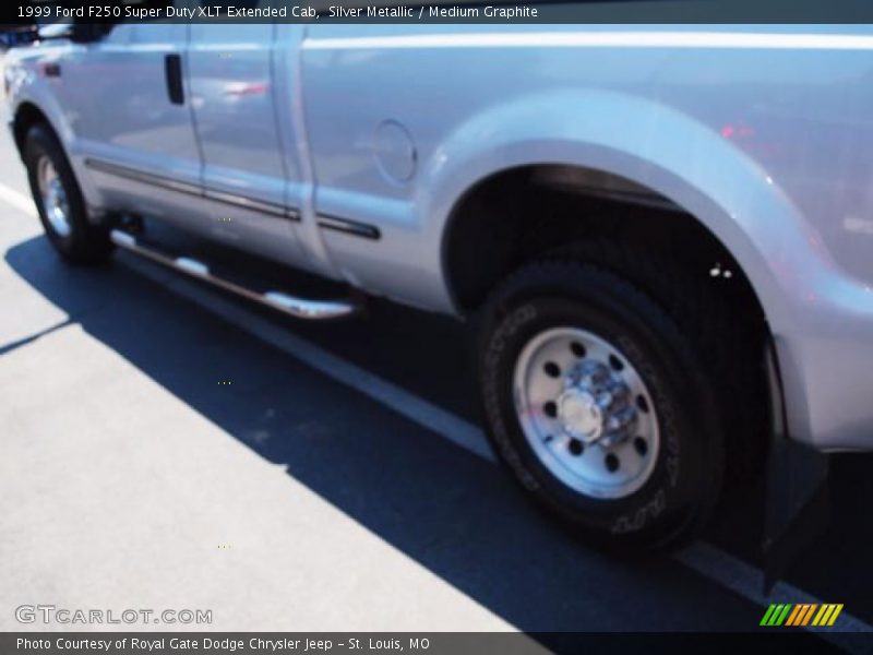 Silver Metallic / Medium Graphite 1999 Ford F250 Super Duty XLT Extended Cab