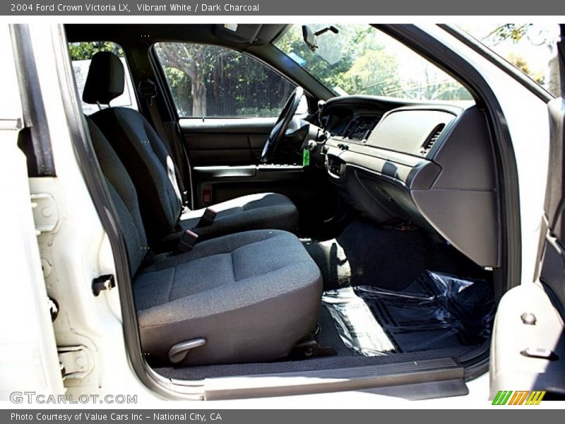 Vibrant White / Dark Charcoal 2004 Ford Crown Victoria LX