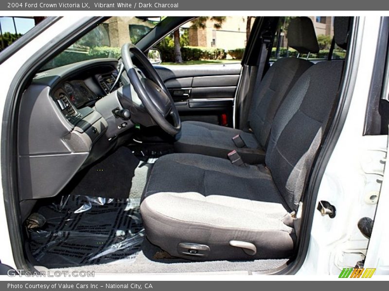 Vibrant White / Dark Charcoal 2004 Ford Crown Victoria LX