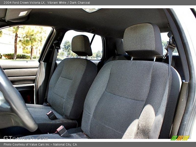 Vibrant White / Dark Charcoal 2004 Ford Crown Victoria LX
