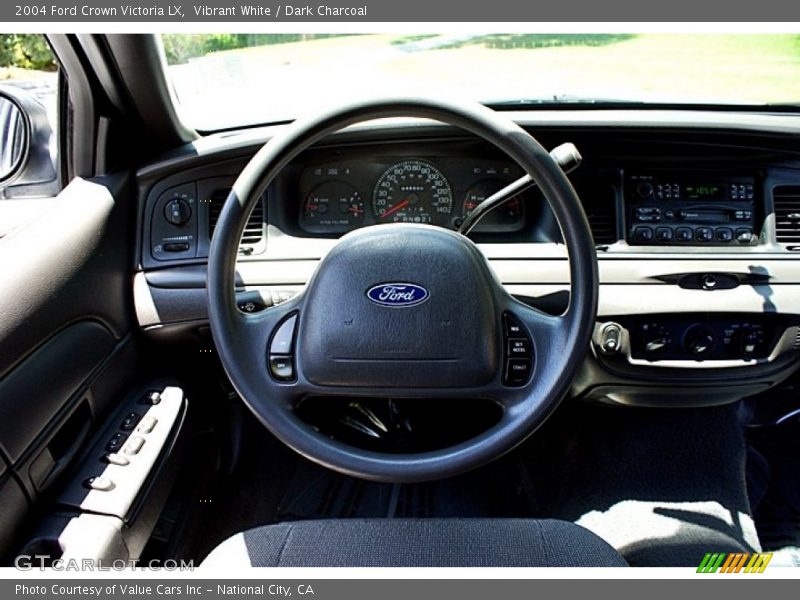 Vibrant White / Dark Charcoal 2004 Ford Crown Victoria LX