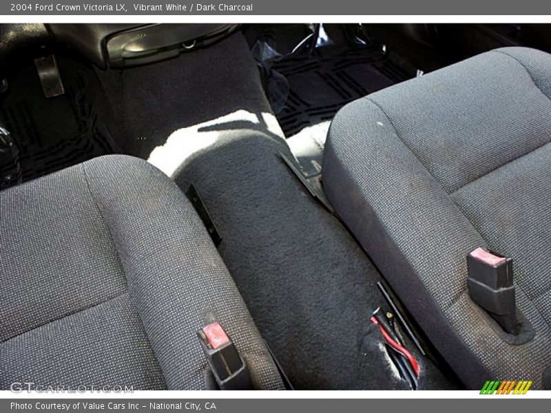 Vibrant White / Dark Charcoal 2004 Ford Crown Victoria LX
