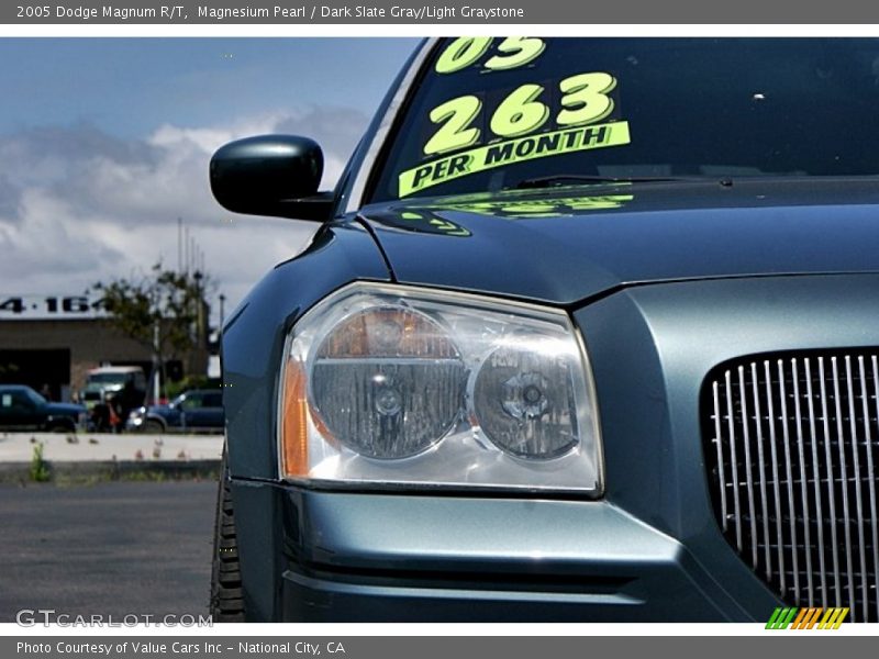 Magnesium Pearl / Dark Slate Gray/Light Graystone 2005 Dodge Magnum R/T