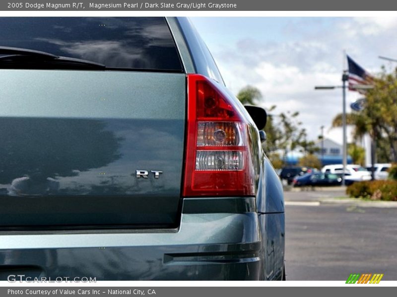 Magnesium Pearl / Dark Slate Gray/Light Graystone 2005 Dodge Magnum R/T