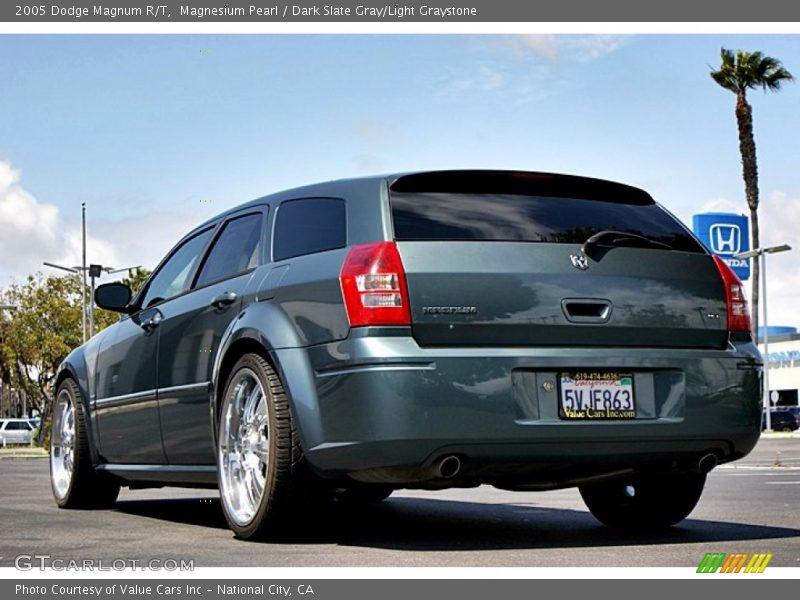Magnesium Pearl / Dark Slate Gray/Light Graystone 2005 Dodge Magnum R/T