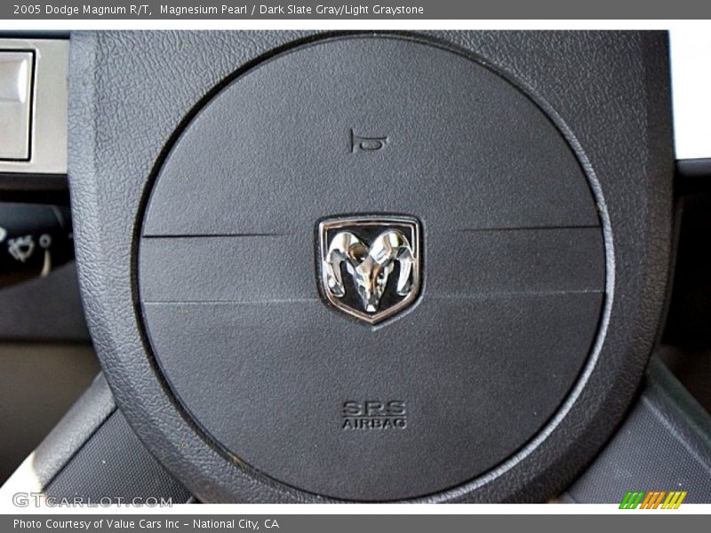 Magnesium Pearl / Dark Slate Gray/Light Graystone 2005 Dodge Magnum R/T