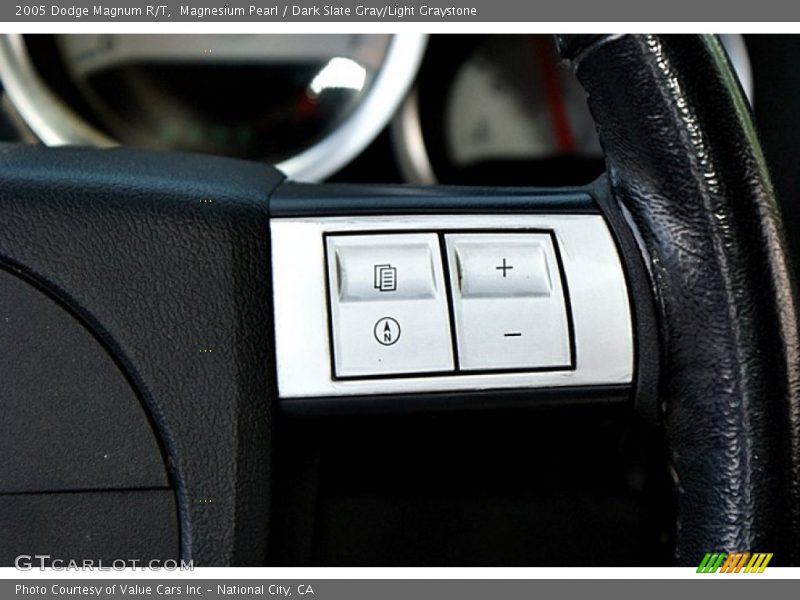 Magnesium Pearl / Dark Slate Gray/Light Graystone 2005 Dodge Magnum R/T