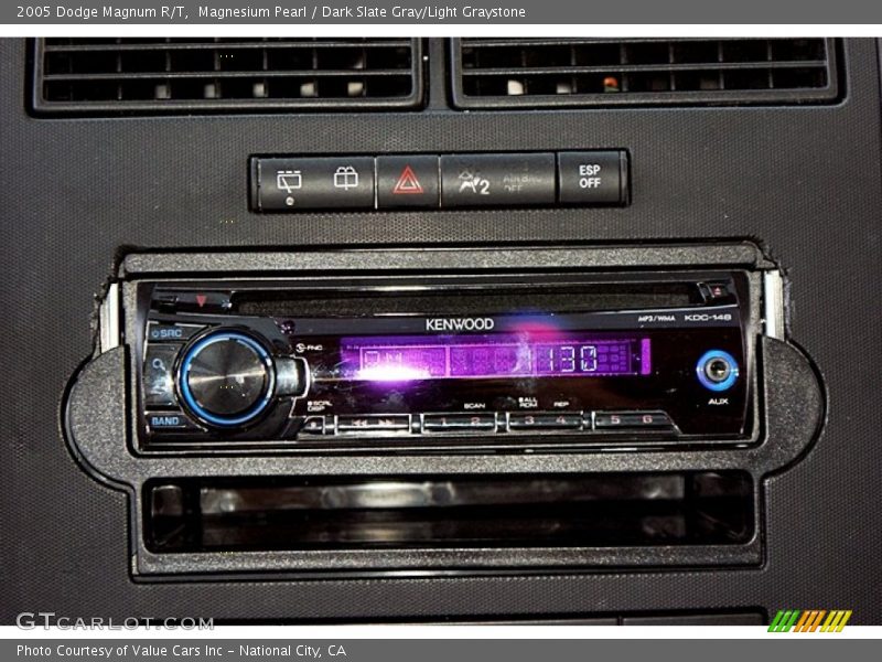 Magnesium Pearl / Dark Slate Gray/Light Graystone 2005 Dodge Magnum R/T