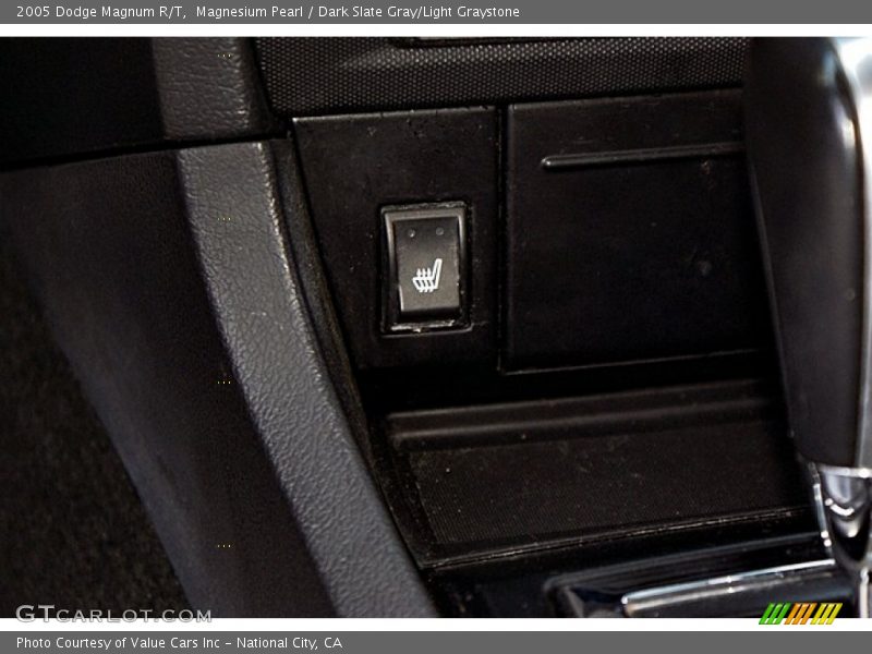Magnesium Pearl / Dark Slate Gray/Light Graystone 2005 Dodge Magnum R/T