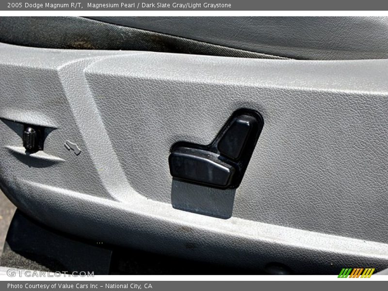 Magnesium Pearl / Dark Slate Gray/Light Graystone 2005 Dodge Magnum R/T