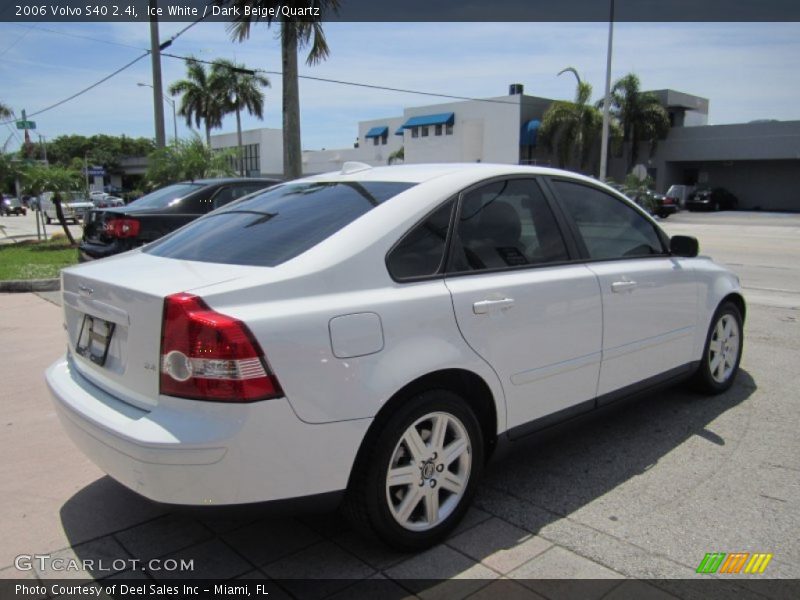 Ice White / Dark Beige/Quartz 2006 Volvo S40 2.4i