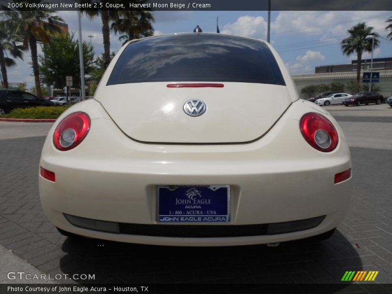 Harvest Moon Beige / Cream 2006 Volkswagen New Beetle 2.5 Coupe