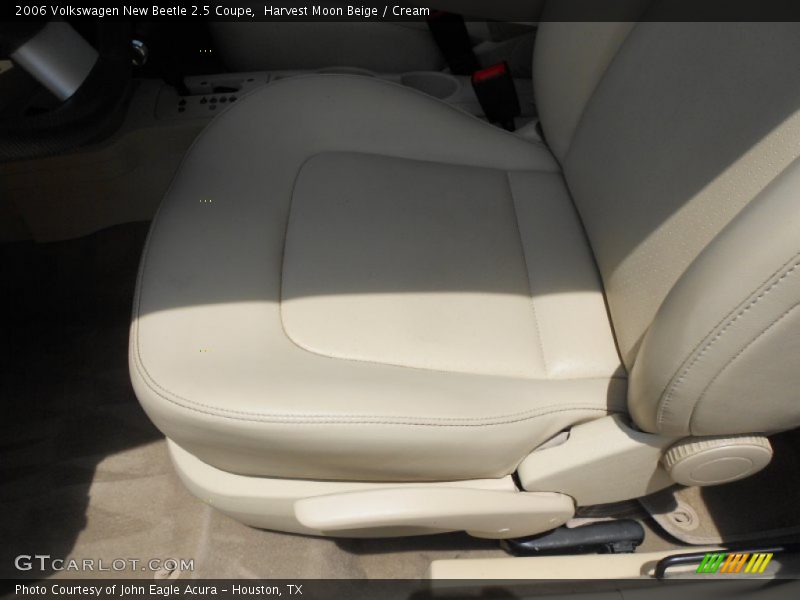 Harvest Moon Beige / Cream 2006 Volkswagen New Beetle 2.5 Coupe
