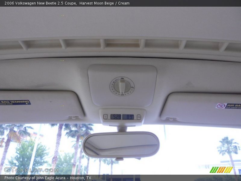 Harvest Moon Beige / Cream 2006 Volkswagen New Beetle 2.5 Coupe