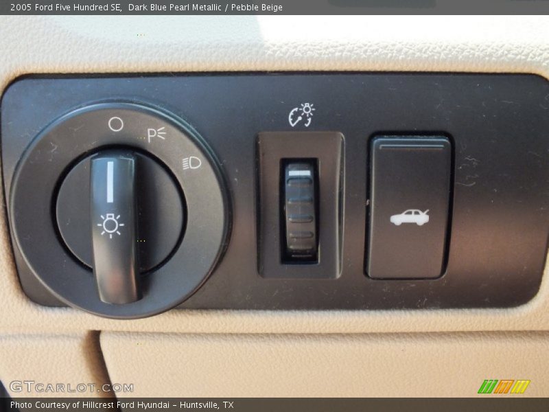Dark Blue Pearl Metallic / Pebble Beige 2005 Ford Five Hundred SE