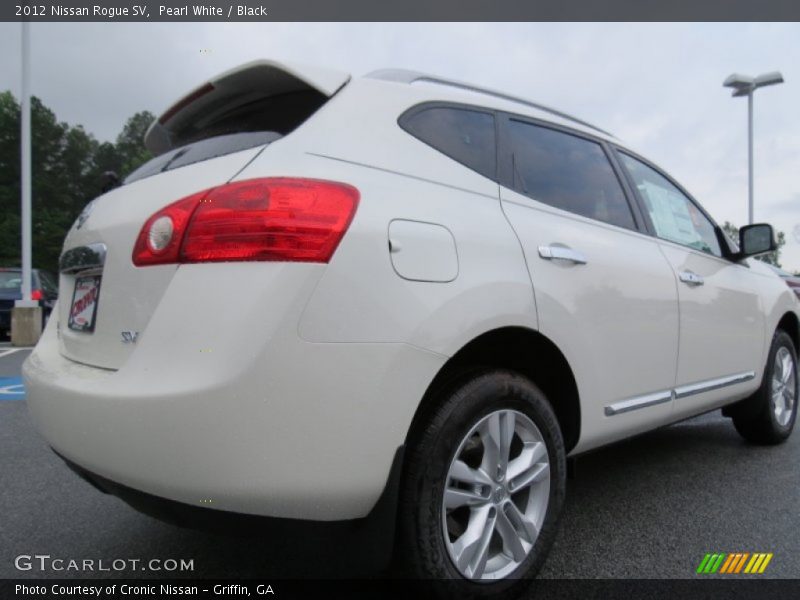 Pearl White / Black 2012 Nissan Rogue SV