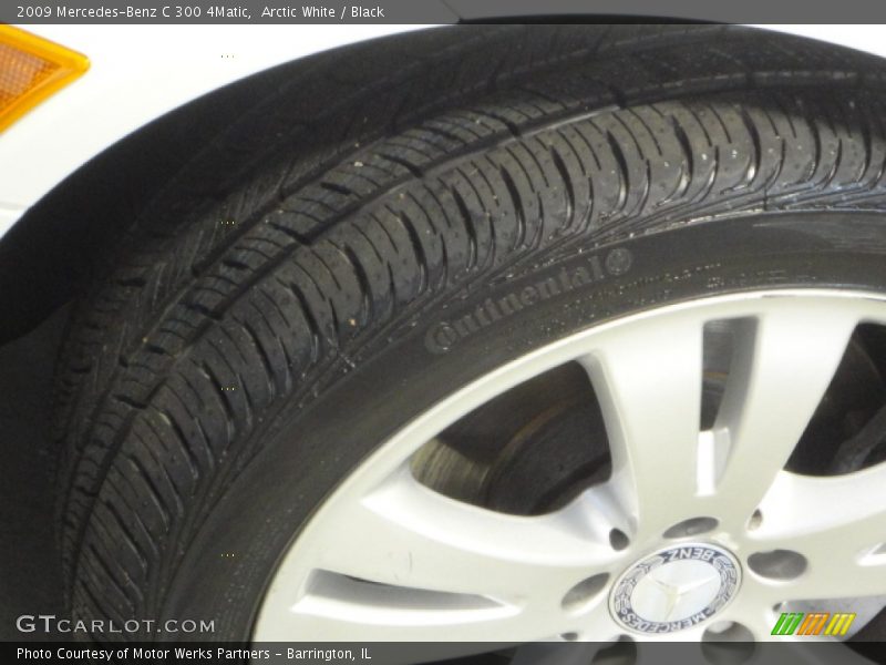 Arctic White / Black 2009 Mercedes-Benz C 300 4Matic